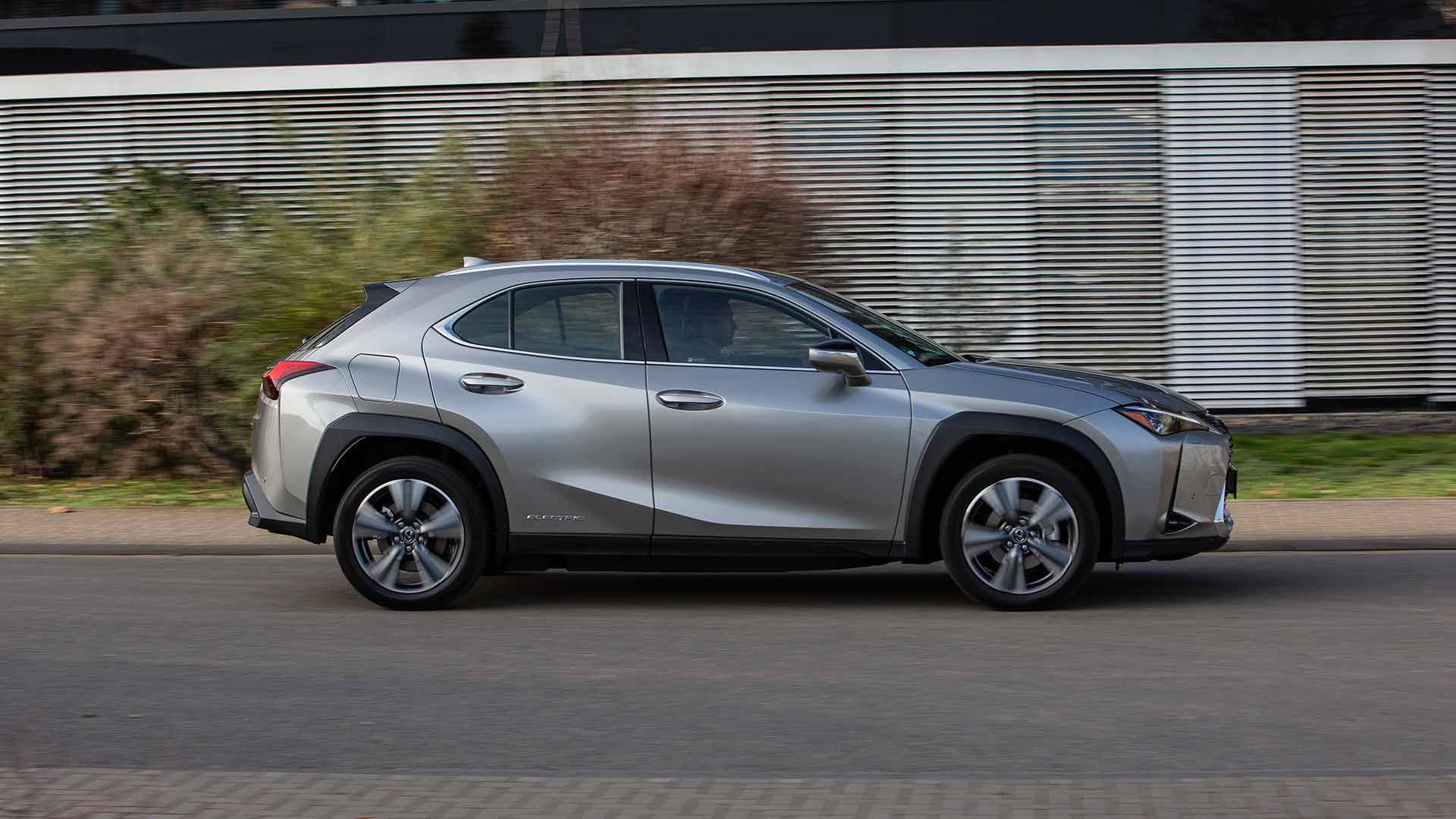 Lexus UX300e Deutschlandpremiere Longbody Image 1 1920x1080px