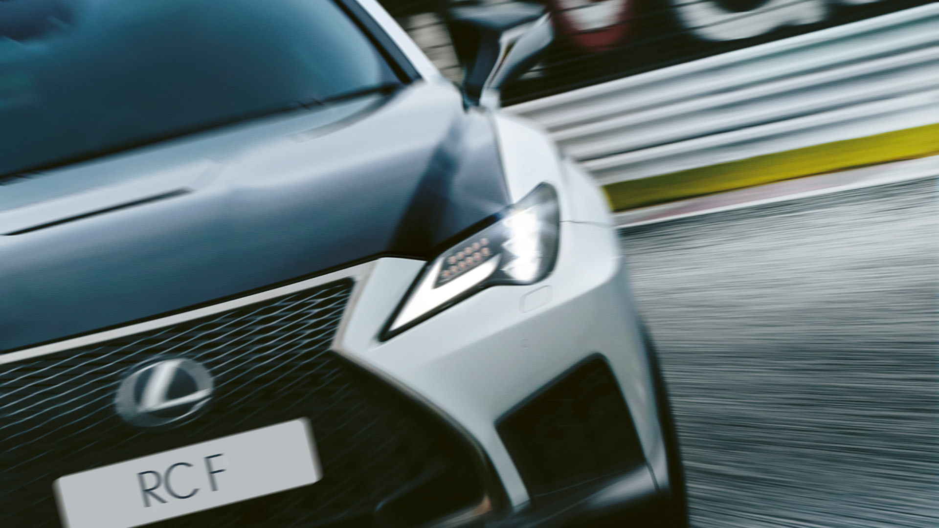 Lexus RC F vorne Scheinwerfer