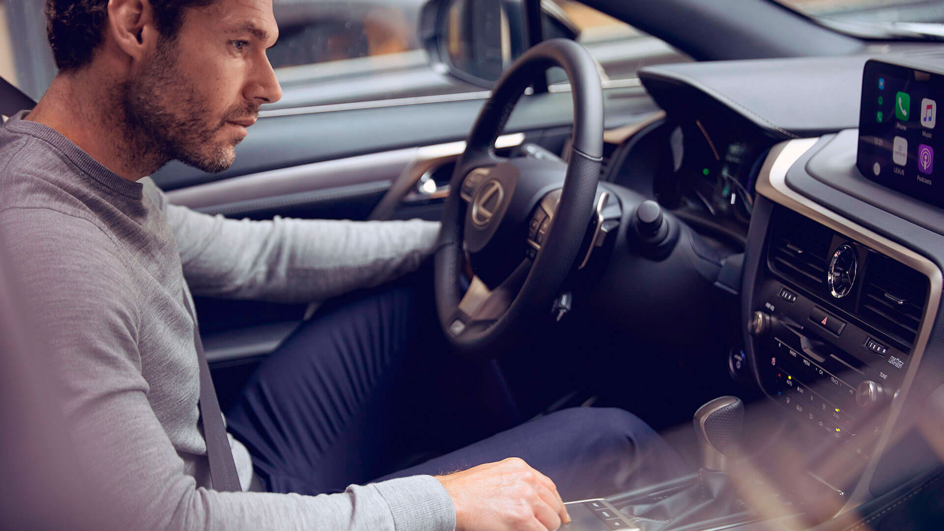 Imagen de un vehículo Lexus híbrido