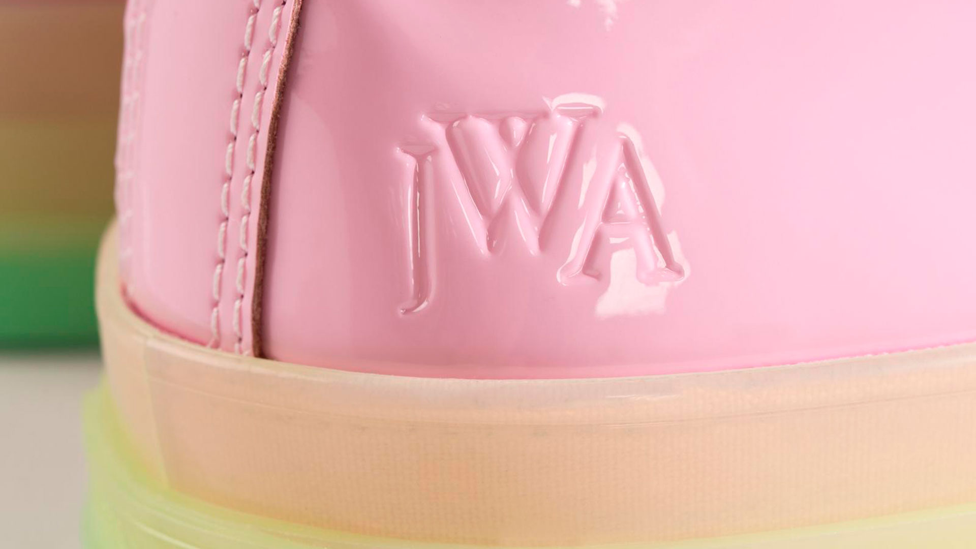 Chuck 70 Toy es el resultado entre Converse y Jonathan W Anderson
