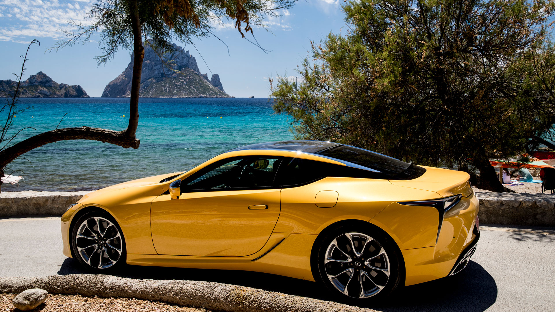 Lexus LC 500h Yellow Edition hero asset