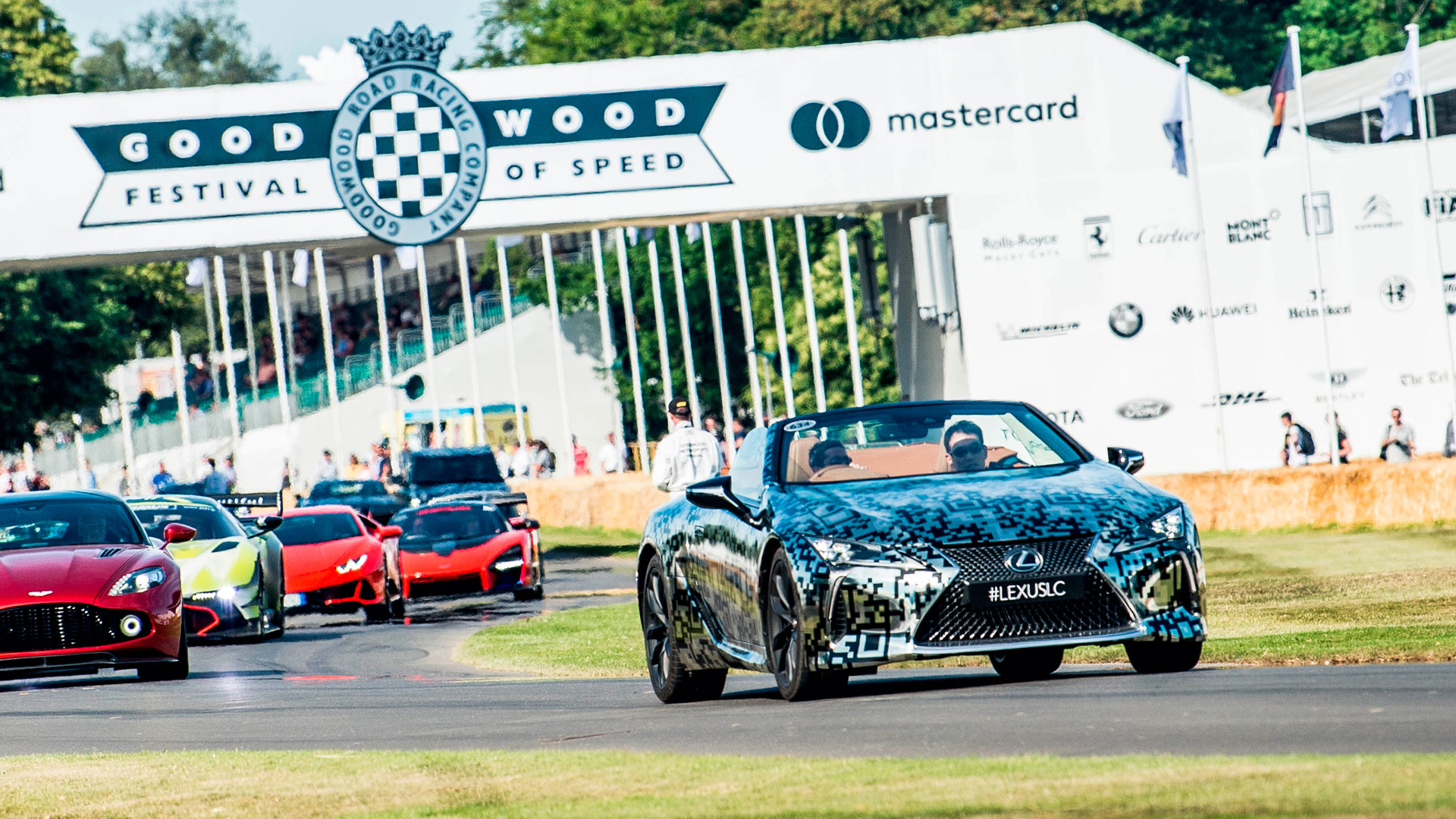 Imagen del nuevo LC descapotable en el Goodwood Festival of Speed