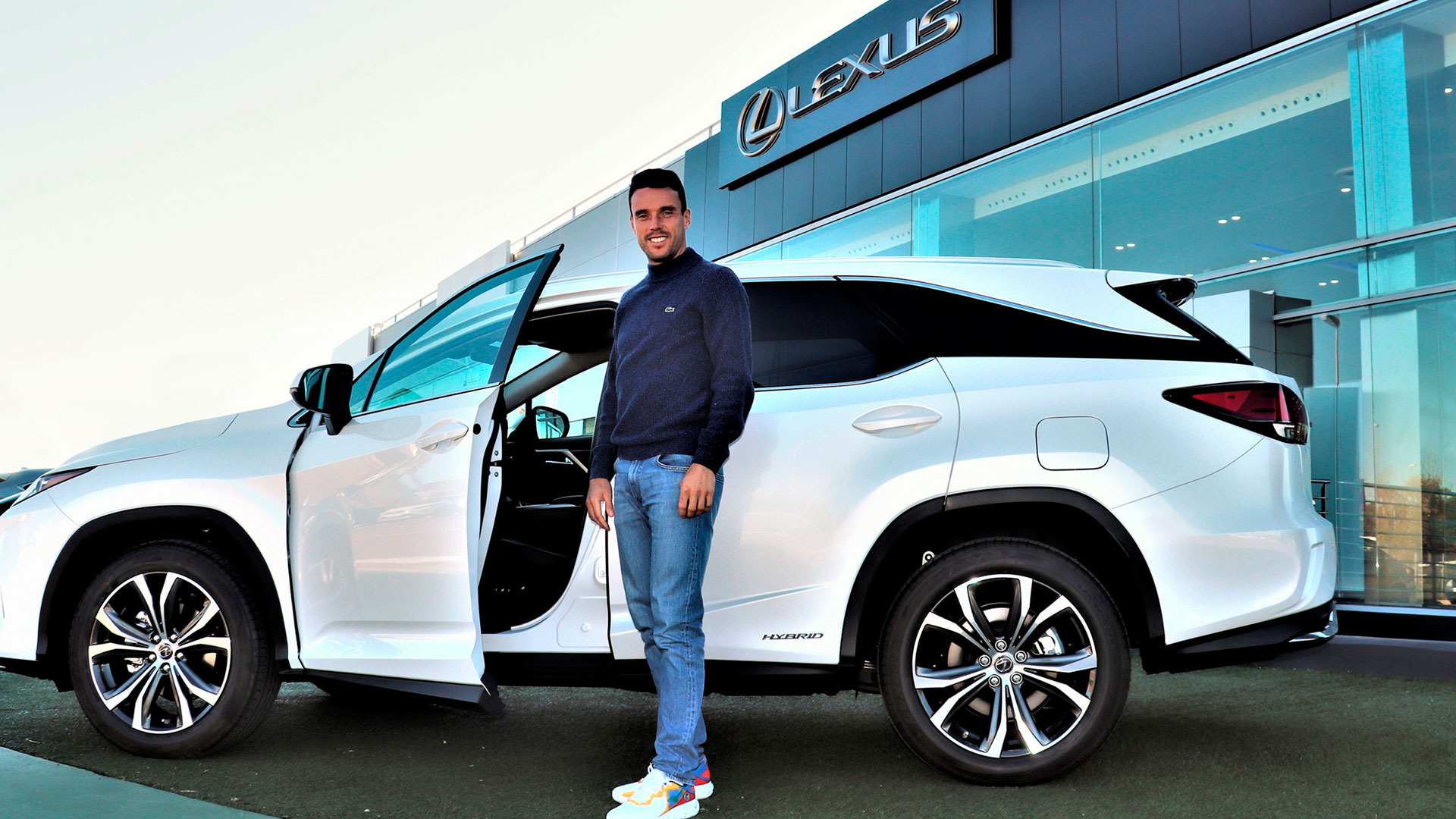 lexus y roberto bautista hero asset