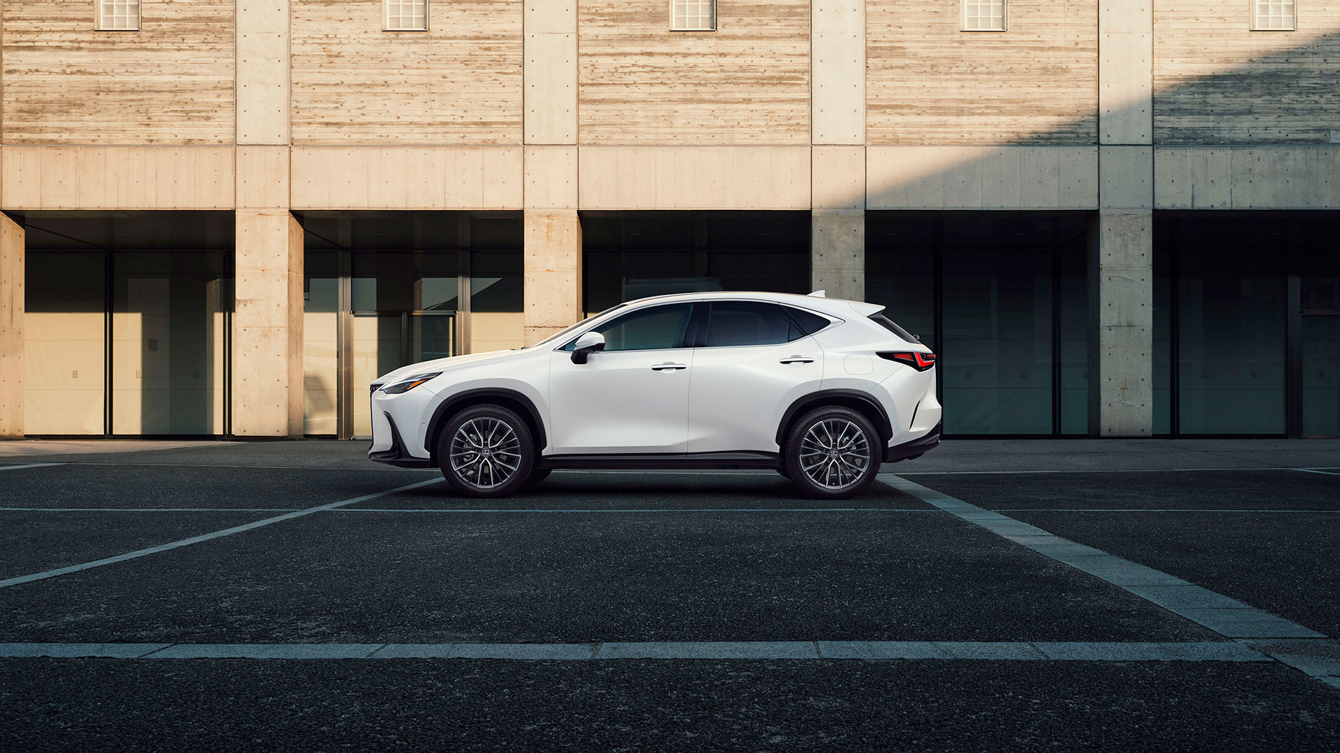 Nuevo Lexus NX siéntete más seguro hero asset