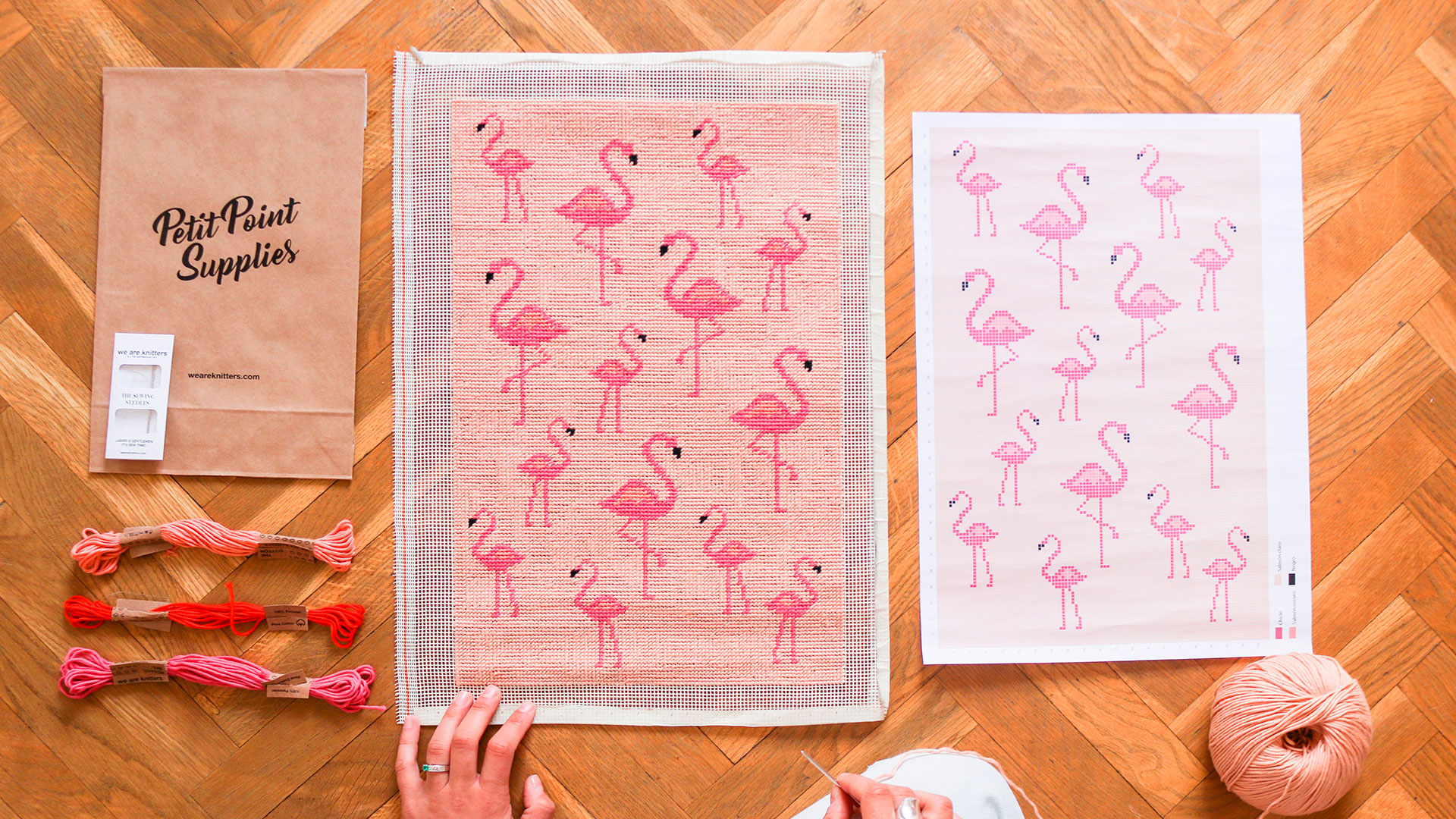 We are knitters lanza unos kits de petit point con motivos veraniegos