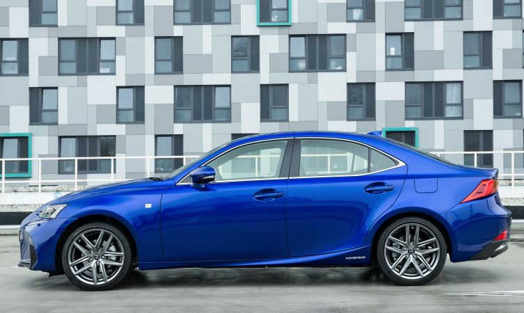 lexus is 300h