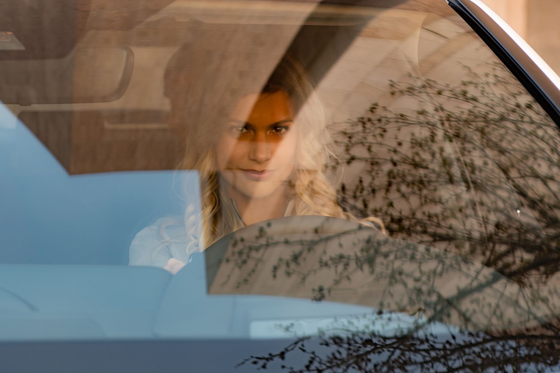 Weisz Fanni Lexus UX 9