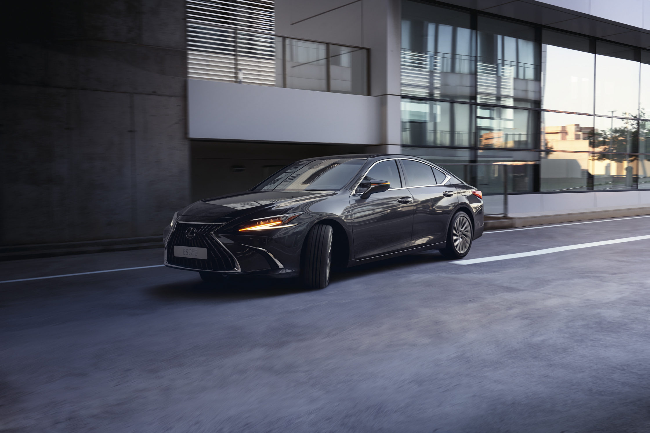 5 2019 lexus es petrol gallery 012 lifestyle