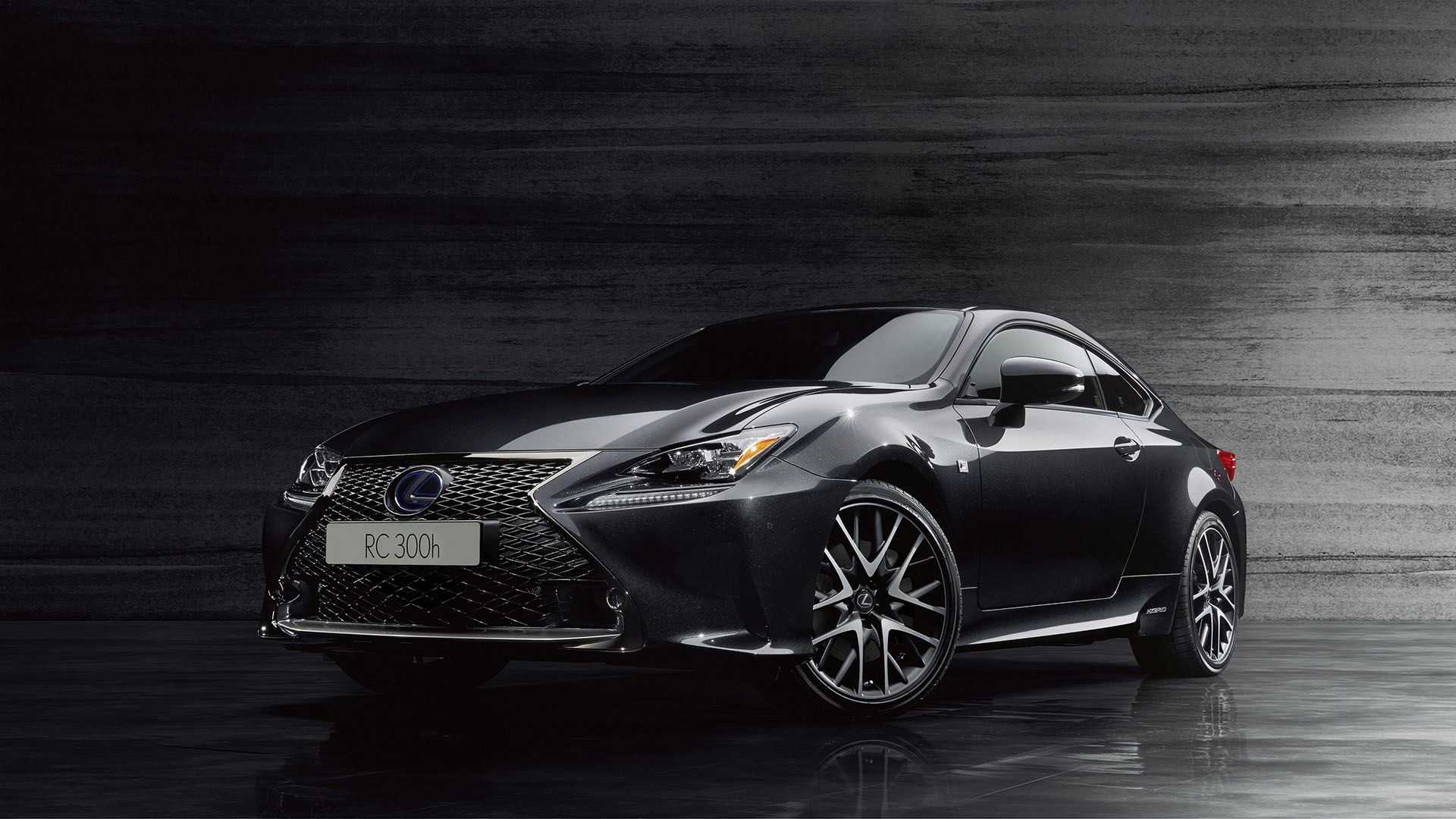RC F Sport Black Edition full width