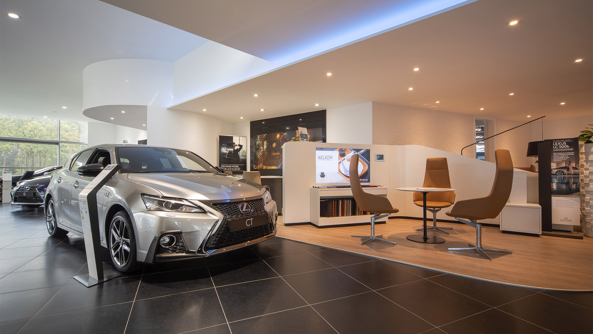 Showroom van Lexus Zwolle