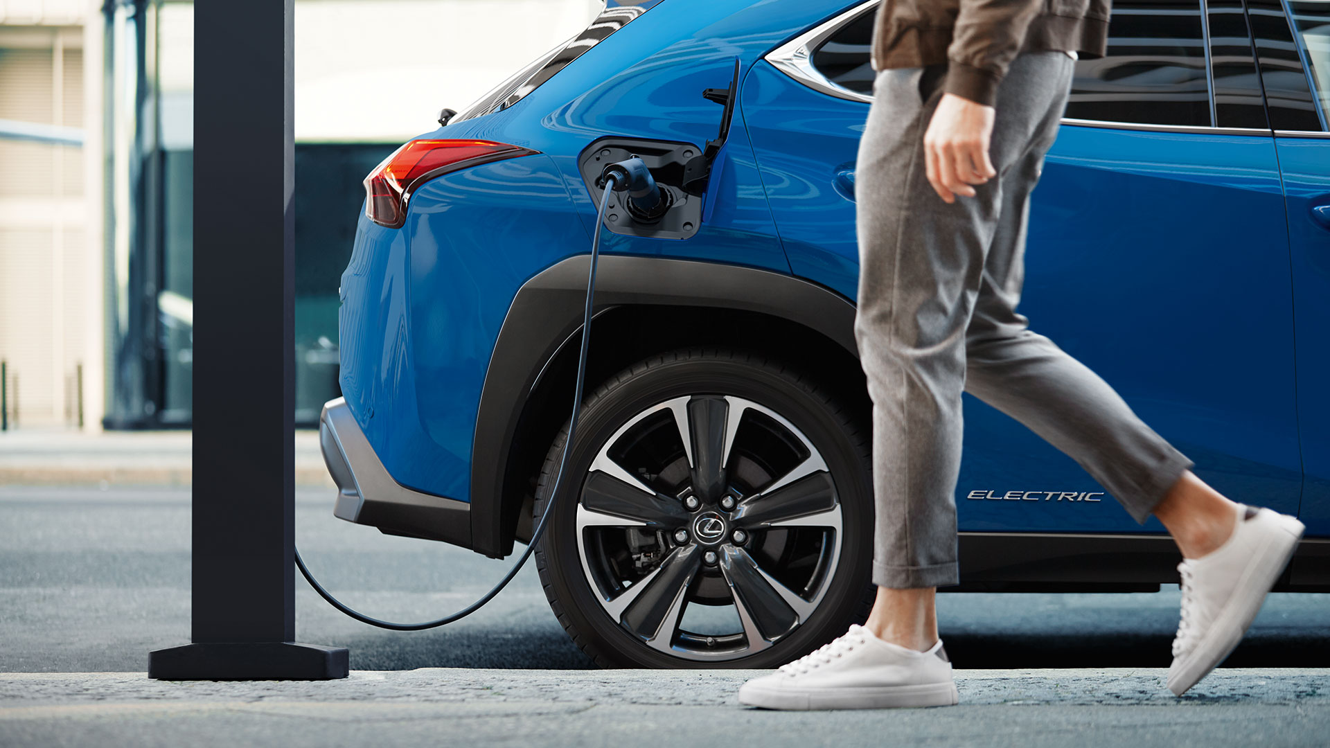 2 2019 lexus ux 300e gallery 08