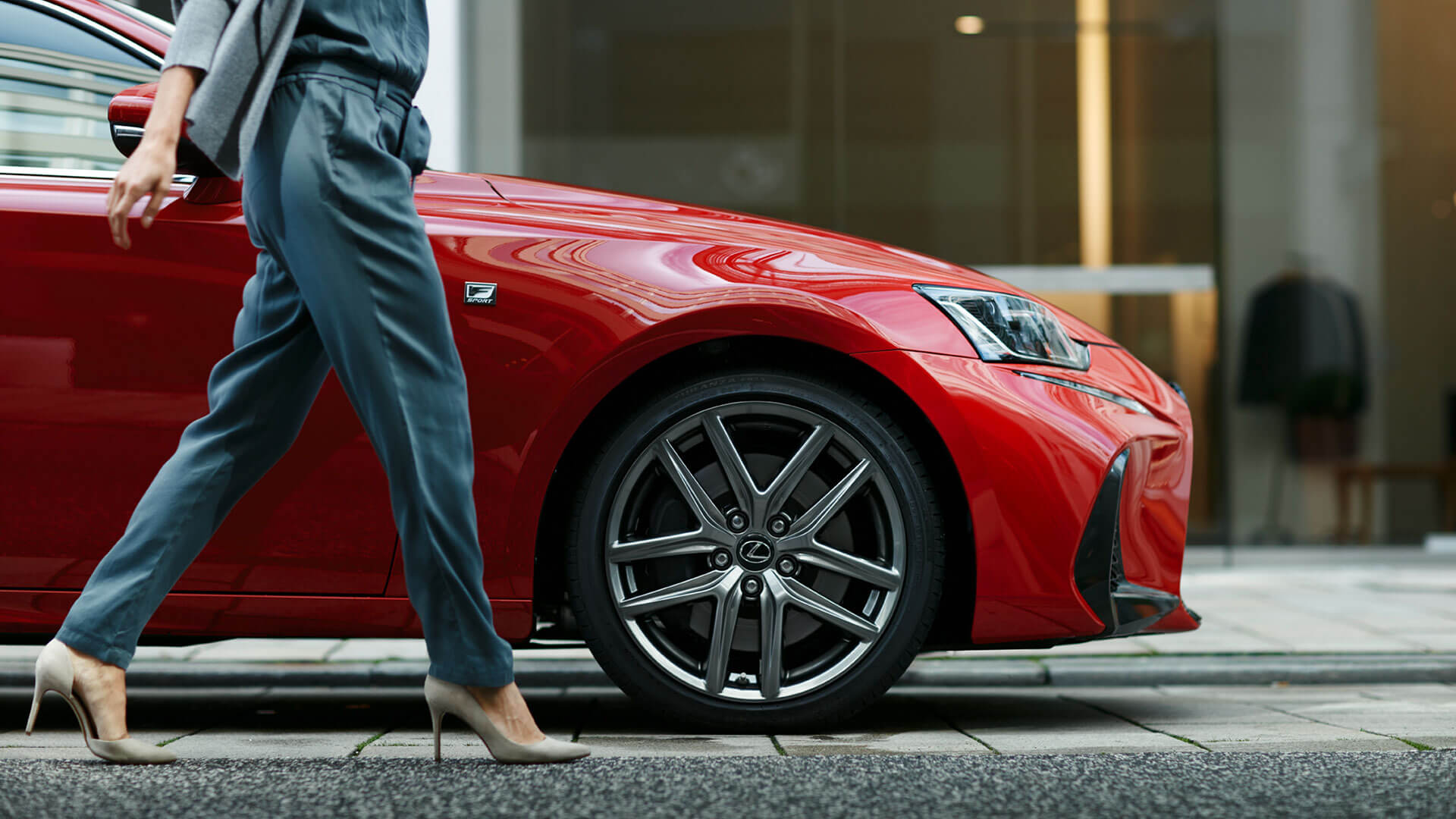 2017 lexus is gallery 011 lifestyle