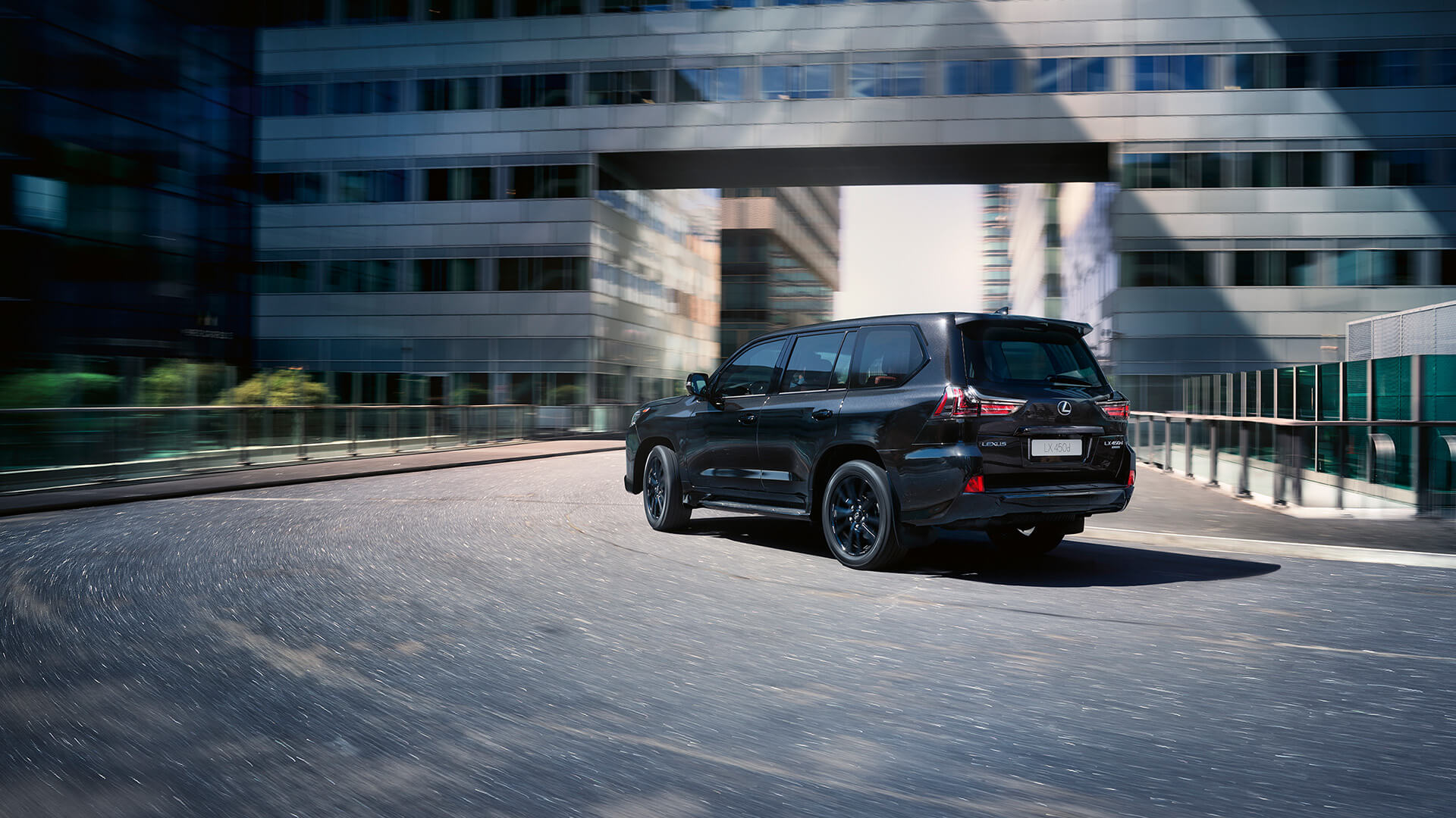 2018 lexus lx black gallery02