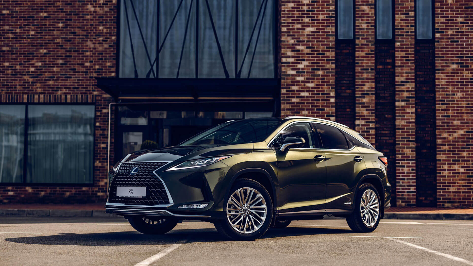 Lexus RX En İyi Premium Hibrit Seçildi gallery01