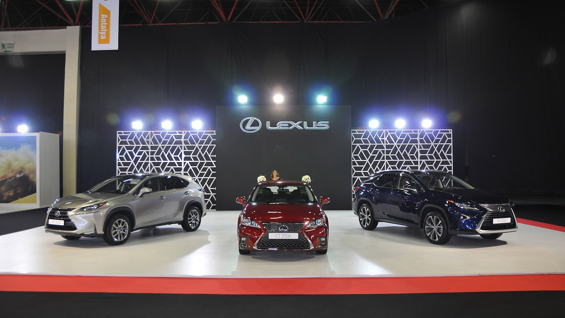 Lüksün Simgesi Lexus Antalya Otoshow’da Geleceğin Teknolojisini Tanıttı