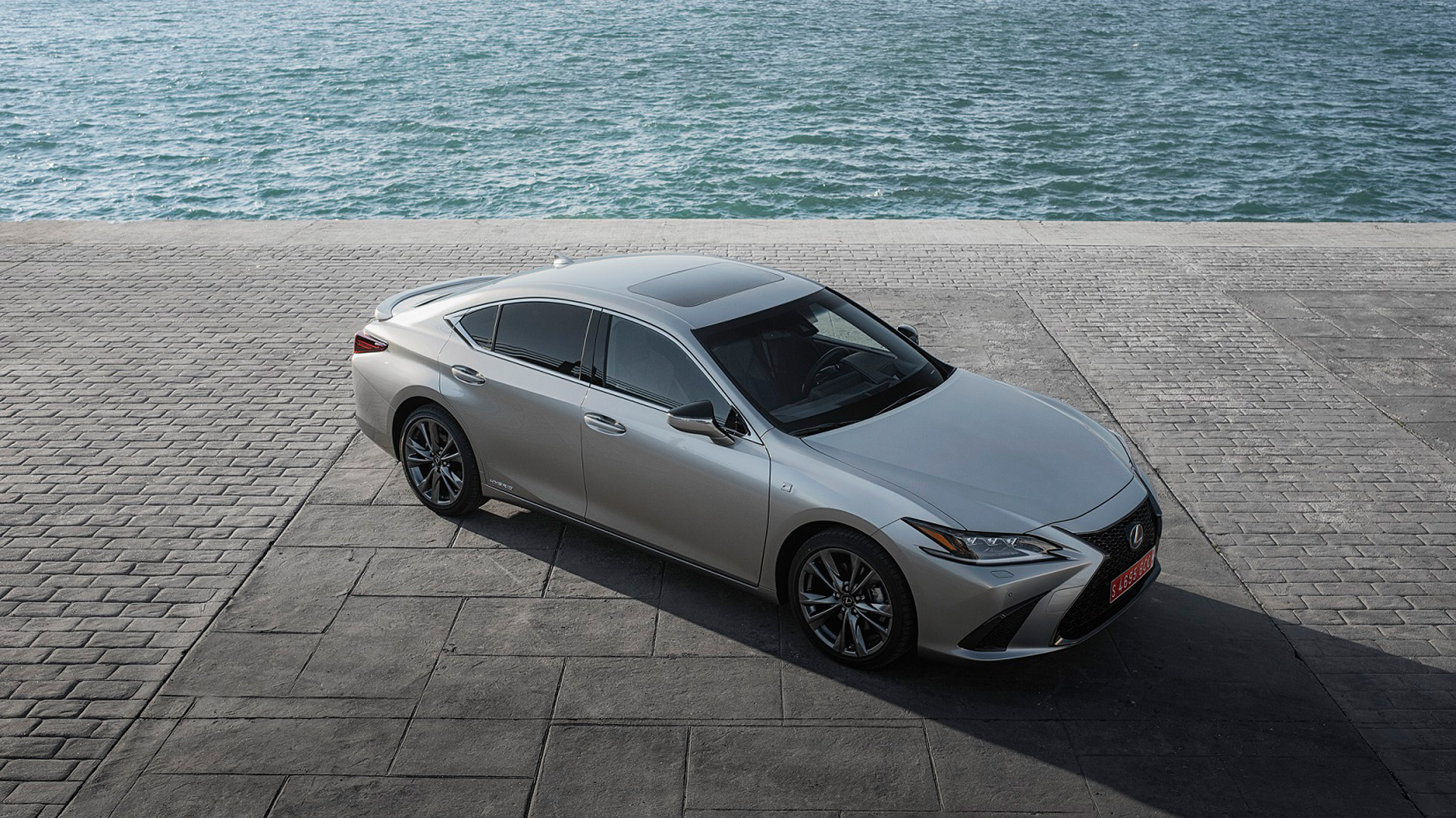 Lexus ES300h gallery01